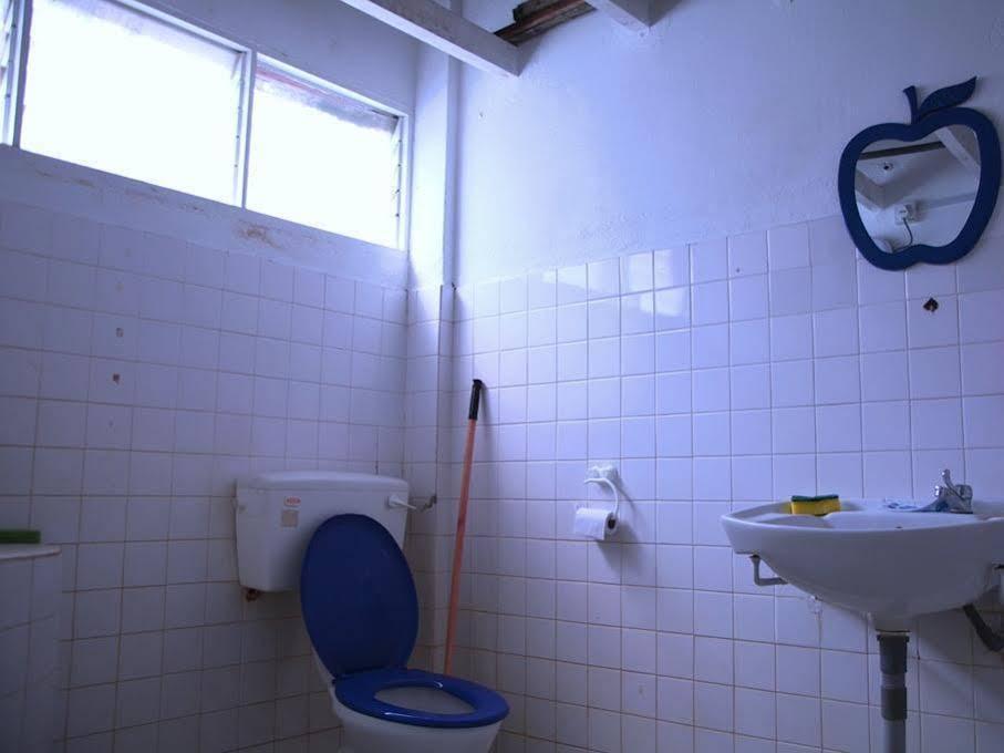 Spot On 89872 Kuantan Backpackers Otel Dış mekan fotoğraf